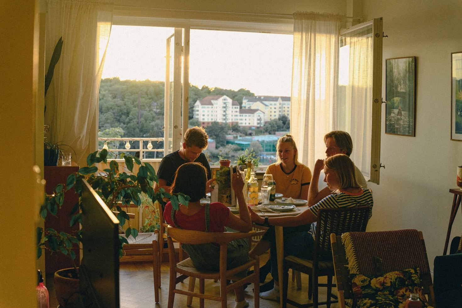 Tips for Hosting a Successful Saturday Dinner Party